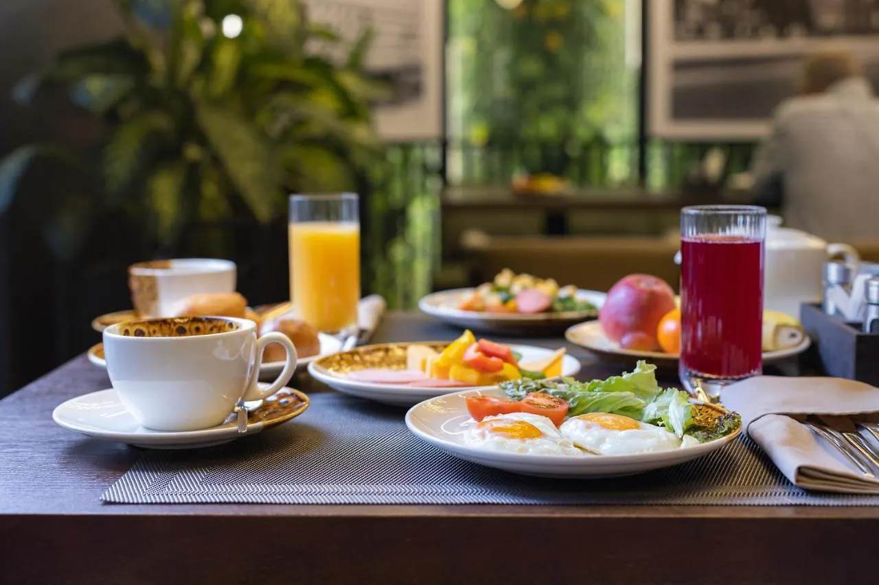 Novotel Living Almaty Jetisu 4*,