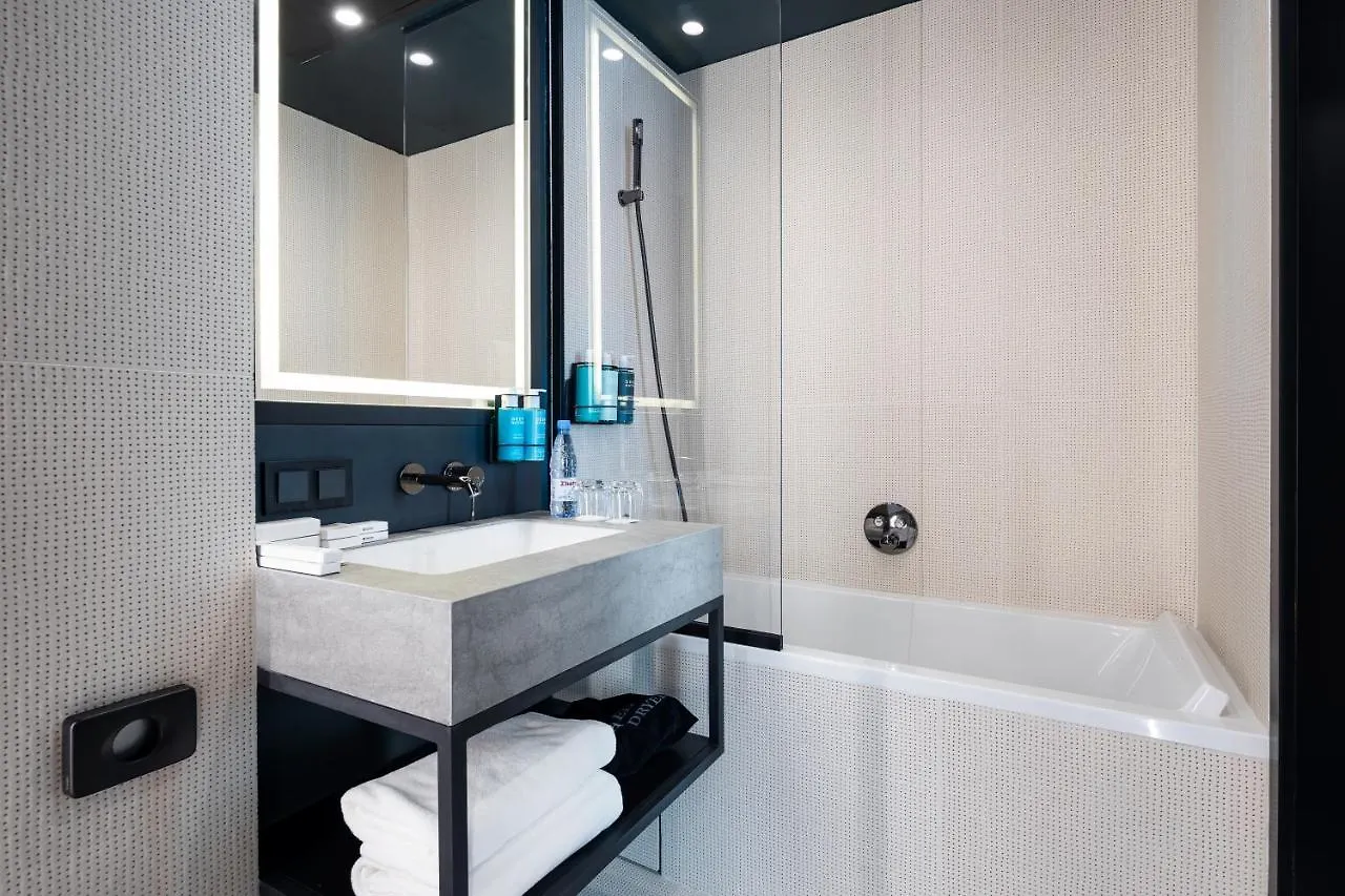 Hotell Novotel Living Almaty Jetisu