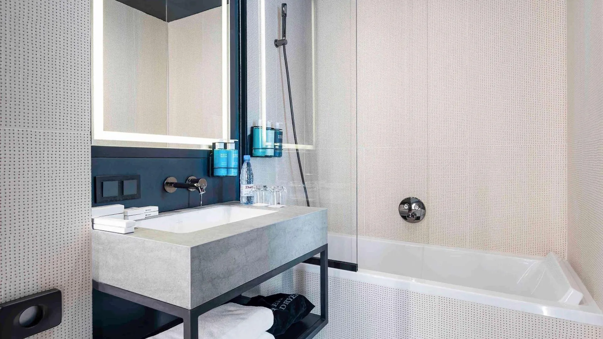 Novotel Living Almaty Jetisu Hotell
