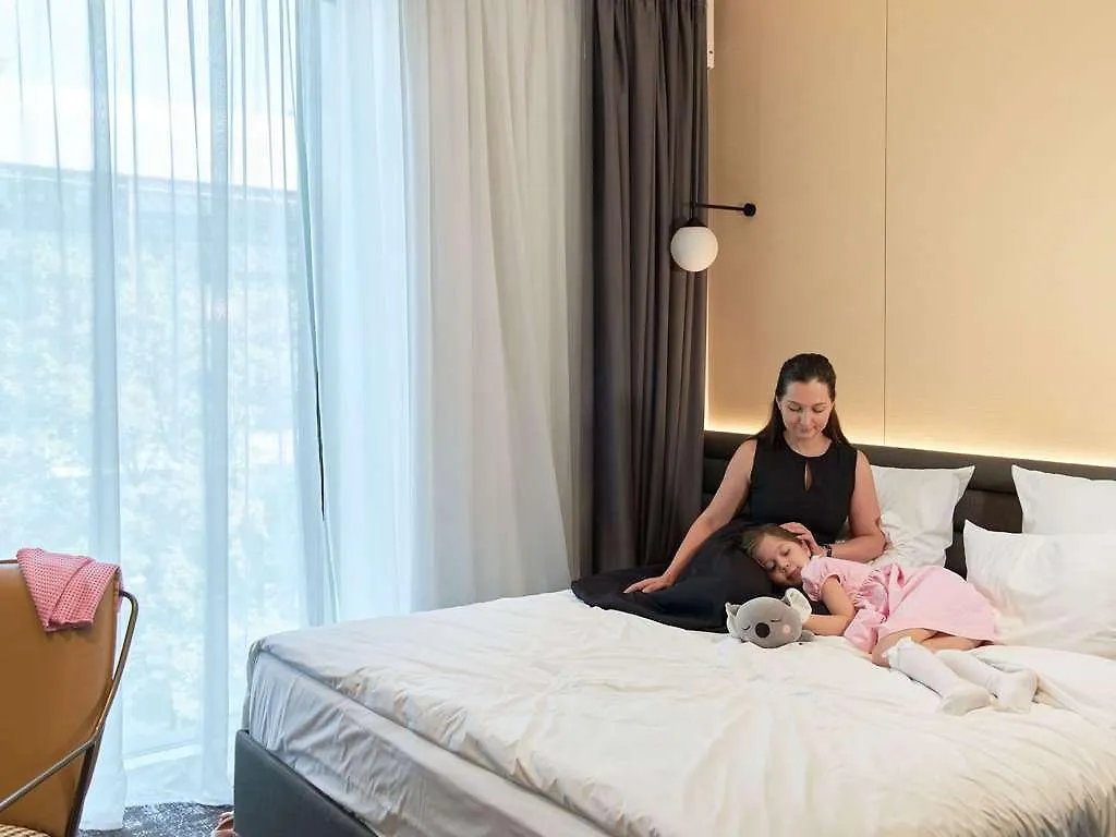 Hotell Novotel Living Almaty Jetisu